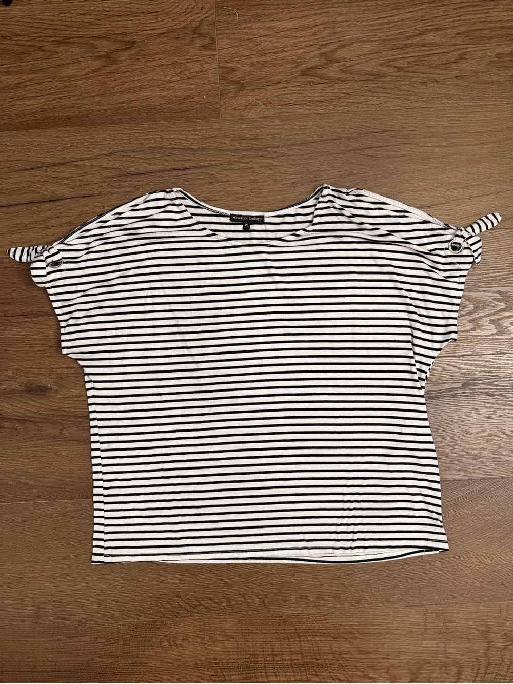 Striped Tie-Sleeve Short Sleeve Tee — White/Black